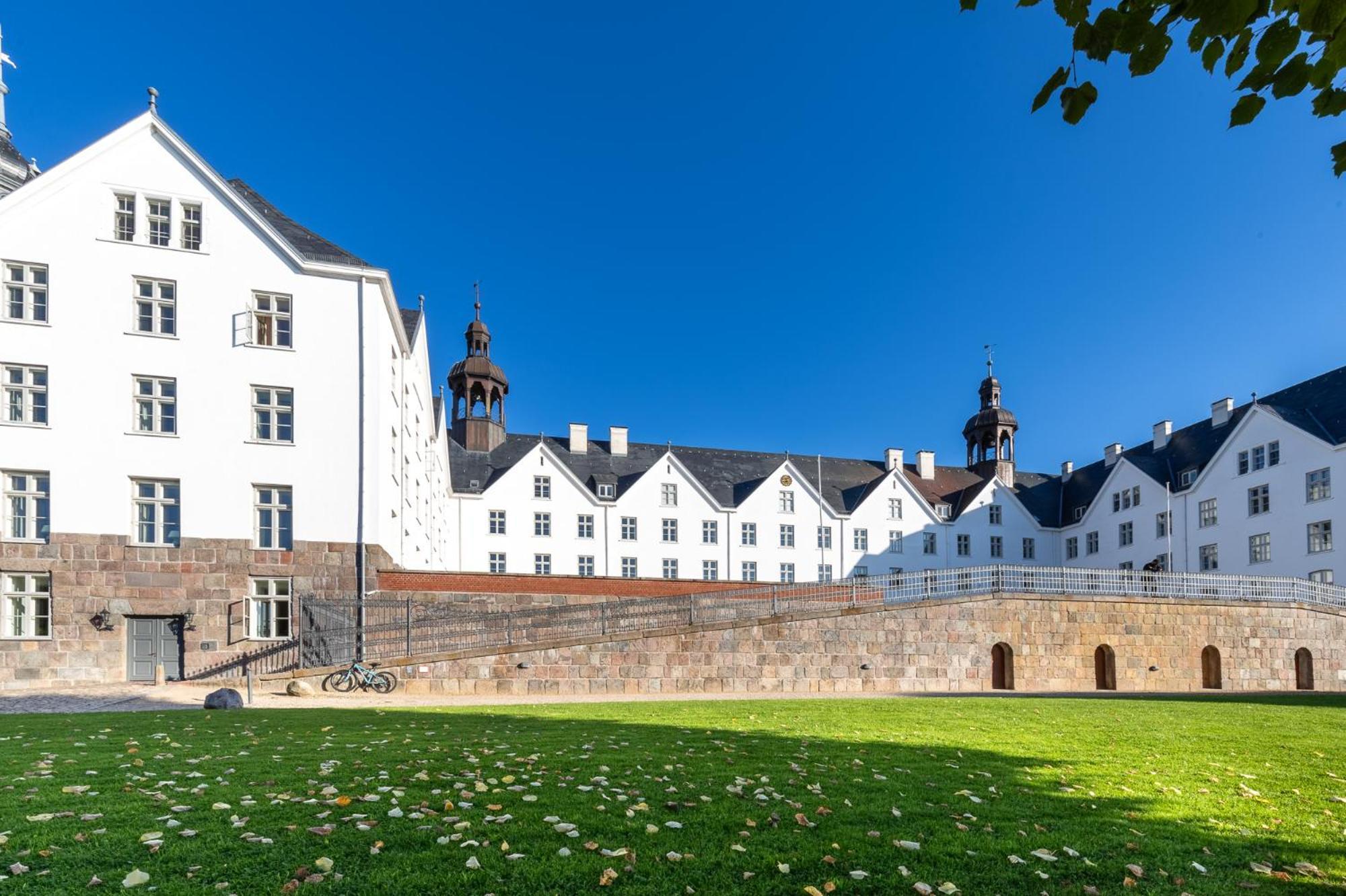 Mooi: Fantastisches Apartment Mit Seeblick Und Stil, Netflix Plön Buitenkant foto